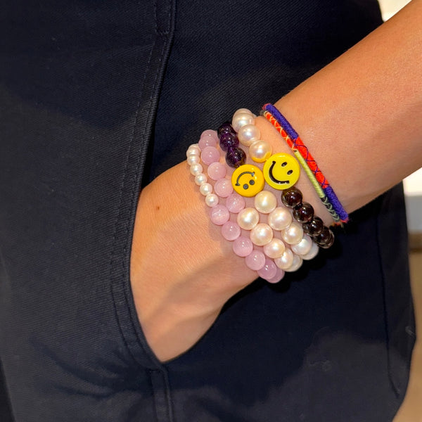 Smiley Face Pearl Bracelet - Amethyst／Garnet