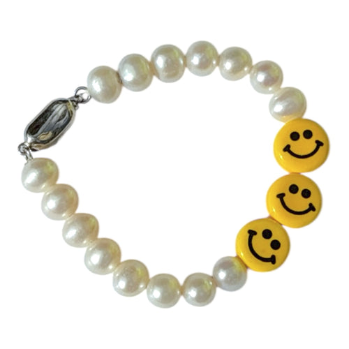 Big Smiley Face Pearl Bracelet
