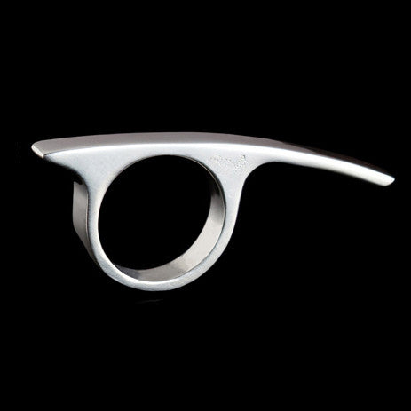 Mini Curved Bar Ring